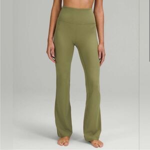 Lululemon Groove Pant Super High Ruse Flare Nulu Pant in Bronze Green, Sz 8. NWT